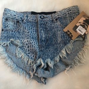 Nwt one teaspoon shorts sz 25